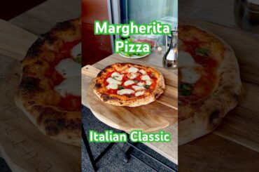 🇮🇹ITALIAN CLASSIC 🇮🇹 #pizza #margherita #itspizzatime #pizzatime #pizzalover #neapolitanpizza