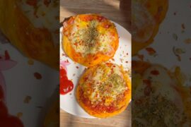 Mini Pizza Recipe At Home | Kids Lunchbox Idea 🍕#shorts #pizza #cheese #recipe #easyrecipe #snacks