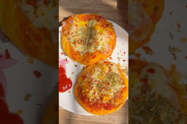 Mini Pizza Recipe At Home | Kids Lunchbox Idea 🍕#shorts #pizza #cheese #recipe #easyrecipe #snacks