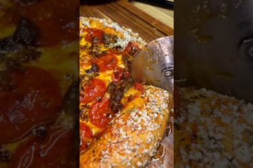 Crispy Homemade pizza 🍕Find the recipe on TikTok! #pizza #homemadepizza #easydinner #cookbook