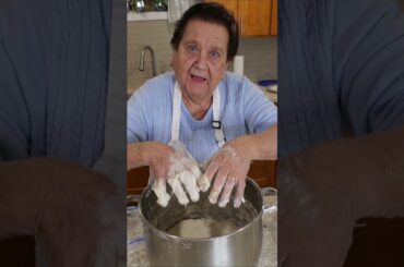 Nonna Pia's Fresh Zeppole Recipe! #nonnapia #zeppole #madewithlove #italianfood #homemade #snack