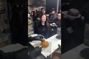 Beautiful Girl On shop 😍 #trending #trendingshorts #shortfeed #food #foodie #italy #youtubeshorts