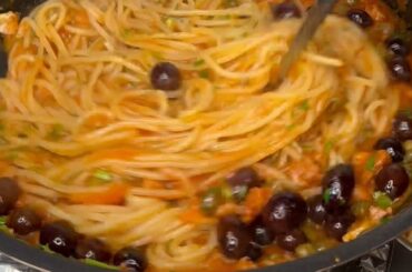 spaghetti tuna capers olives with sauce. 😋💫 #food #cucinelli #italiancuisine #cucinafacile