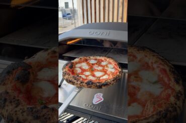 Maybe I spun it a bit too long in the Ooni Koda 2 Pro. Still, it was a perfect Margherita! #shorts