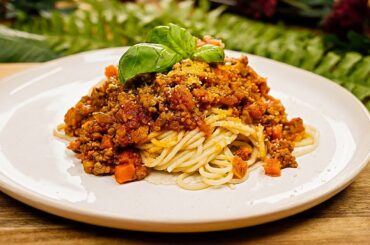 Spaghetti Bolognese Recipe | Authentic Italian Meat Sauce
