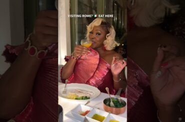 🇮🇹Save this for your Italy trip. #RomeItaly #ItalyTravel #RomeFood #TravelShorts #DinnerInRome