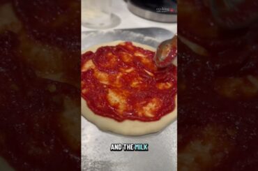 Why Naan Dough Makes Better Neapolitan Pizza #pizza #recipe #shorts