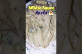 Creamy White Sauce Pasta 🤍😋 Ek bite aur dil melt ho jaaye 🍝🔥 #youtubeshorts #shorts #food #viral