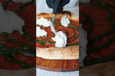 amazing Italian pizza 🤤🍕 #foryou #pizza #italiancuisine #pizzalover #italianrestaurant #italianfood