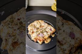 Easy and quick pizza recipe #shorts #easy #pizza #recipe #yummy