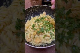 Prawns pasta #youtubeshorts #prawnspasta#pasta #youtube #shortvideo #shorts #foryou #viral #recipe