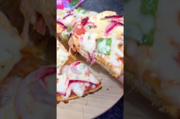 पिज़्ज़ा 🍕 बेस ना मिलने से फायदा हुया ।Pizza Recipes #पिज़्ज़ा रेसीपी #shortsfeed#viralshorts#pizza