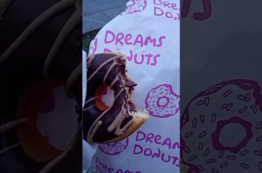 #shorts #italy #milan #donuts #livinginitaly #food  #foodstreet  🍩