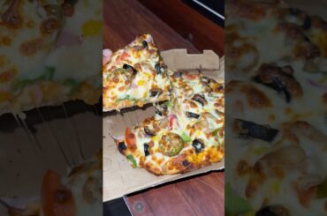 Street Pizza vs Food Van Pizza Under ₹200 😍 Honest Review #foodie #foodblogger #shorts #subscribe