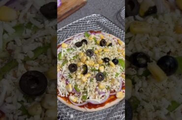 Lazy pizza in my air fryer #pizza #veggies #homemade #pizza lover