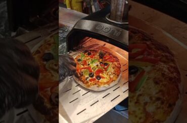 Just ₹ 199 Neapolitan Pizza 🍕 || #youtubeshorts #pizza #viral