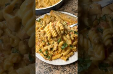 Rotel Chicken Pasta 😮‍💨🔥  #rotel  #chicken  #easyrecipe #foodie  #weekendvibes #pasta