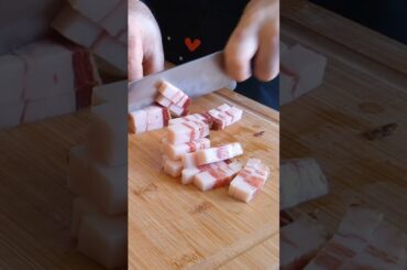 The most popular Italian dish... Spaghetti Carbonara.#chef #cooking #pasta #recipe #food #shorts