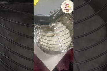 how to make fresh pizza dough italian style recipe  in description #pizzadough #vegan