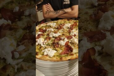 pizza 🍕 loop lecce #shortvideo #pizza #italiangetaway #italy #italy #food