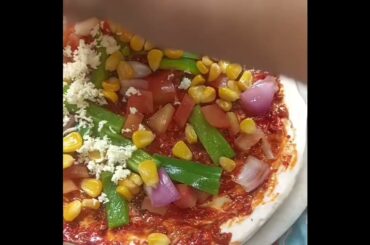 #PizzaLovers #WesternPizza #CheesePull #PepperoniPizza #PizzaShorts #FastFood #ItalianCuisine