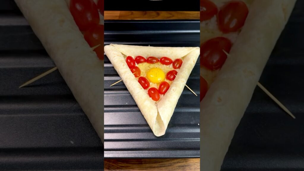 Tortilla Egg Pizza! Easy Recipe #shorts