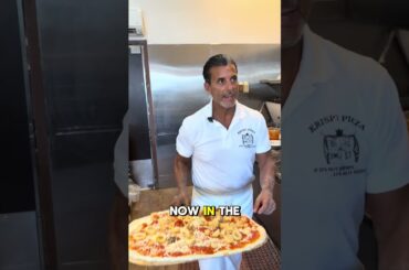 Only the best coming out of this legendary pizzeria! 🍕💯