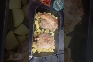 #foodporn #italyfood #cucinelli #cucinaitaliana #italy #stinco #pig #usa #littleitaly #recipe