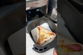 Italians try a TRIANGULAR PIZZA? @KyleIstook