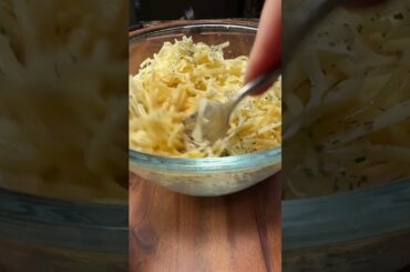 Crispy leftover pasta breakfast in 10 minutes #leftoverpasta #easybreakfast #budgetmeals