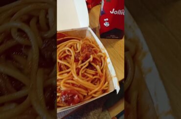 Spaghetti and Chicken @jollibee,Milan Italy#shortvideo #ofwinitaly