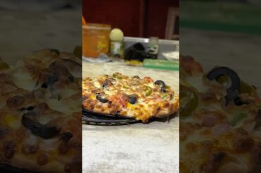 Finding best pizza #foodie #foodblogger #foodreview #subscribe