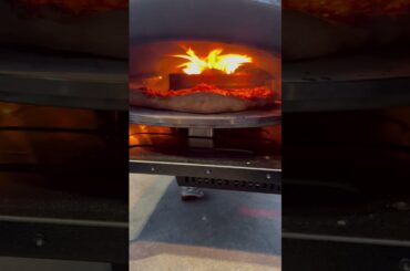 Pizza greatness is 2 minutes away. 🔥⁠ Bertello SimulFIRE 16" Rotating Outdoor Pizza Oven