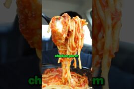 Is this the BEST Italian food?🤤🤤 #food #foodreview #italianfood #chicken