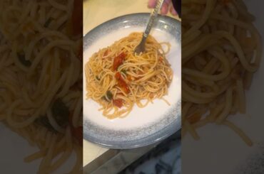 “ Cherry tomato spaghetti.”🍝 #asmrsounds #cherry #speghetti #foodie #asmrfood #recipe #minivlog