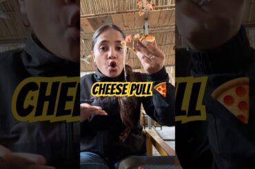 Cheese pull to dekho iska 🍕 #viral #minivlog #food #whatsinmyplate #pizza #foodblogger #meenageet