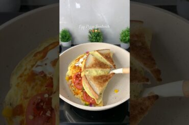 Crispy egg pizza sandwich recipe🍕🥙😍Easy & super tasty dish🥰#pizzasandwich #eggpizza #pizzarecipe