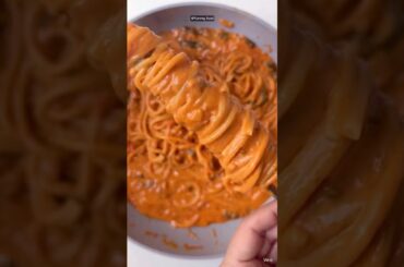 Creamy tomato and spinach pasta #food #foodie #pastatime #video #perfectfood #italianrecipes