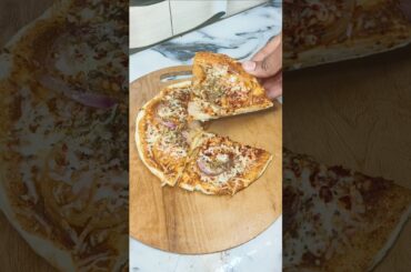 Aise banta hai pizza #cooking #shortsfeed #ytshorts #trending #youtube #food #recipe #viral #shorts