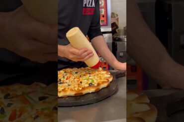 #pizzajohns #itspizzatime #bbqpizza #pizzalover #pizzarecipes #food #pizzatoppings #pizzatime