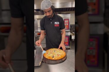 #pizzajohns #itspizzatime #bbqpizza #pizzalover #pizzarecipes #food #pizzatoppings #pizzatime