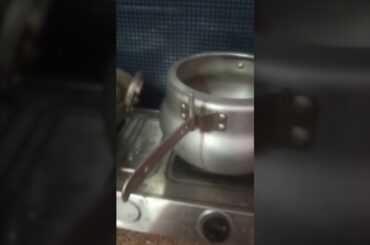 Maine Aaj Italy Banai Hai Doston