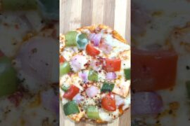 बिना ओवन पिज़्ज़ा 🍕| Kadhai Pizza Recipe | Instant Homemade Pizza#recipe #shorts #viral #viralvideo