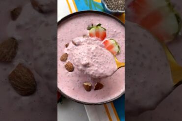 Strawberry chia pudding (Greek Yogurt)