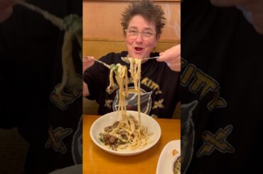 WOULD YOU EAT THIS? LETS EAT! #pasta #food #foodie #mukbang #olivegarden #italiancusine