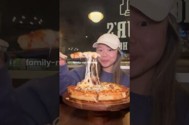 Italian & Greek comfort food in East Van 🤤 I love their pizzas here!! 📍 Neighbour’s #vancouver