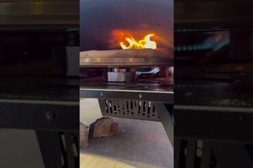 SimulFIRE™ means Gas + Wood, at the same time 🔥⁠ Bertello SimulFIRE 16" Rotating Outdoor Pizza Oven