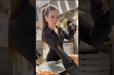 Slicing pizza!! #pizza #pasta #italianfood #dinnertime #calgary #entrepreneur