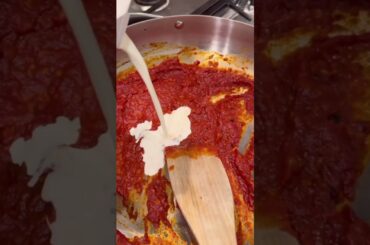 My favorite Valentine’s Day recipe- Penne alla Vodka 🫶🏻| Maddie cooking #food