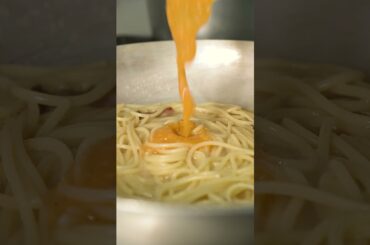 One technique that makes carbonara actually taste like Italy #spaghetti #cooking #shorts